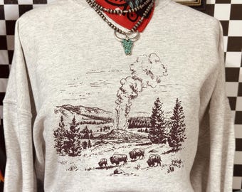 Sweatshirt Yellowstone Bison, hoodie nationaal park geiser, vintage natuurschets T-shirt, retro wildlife grafisch shirt, avontuur wacht sku5-41