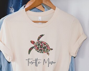 Turtle mom shirt, sweatshirt, hoodie, tank top, gift, turtle mama, owner, pet owner, love turtles