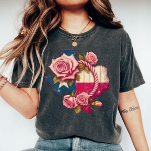 Texas Rose Shirt, Geschenk, florales botanisches Cottagecore T-Shirt, Vintage Vibe Comfort Colors Pepper Heavyweight T-Shirt oversized
