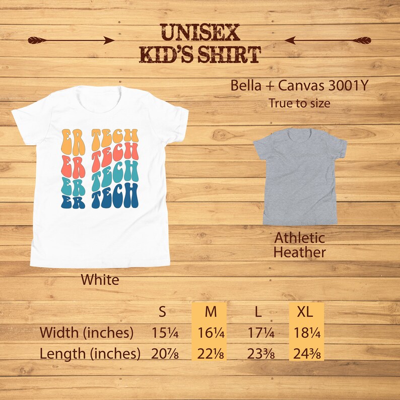 Op de afbeelding: Unisex kinder T-shirt in wit, grijs en heather grijs met de tekst "ER TECH" gedrukt in een retro lettertype. Het shirt is verkrijgbaar in de maten S, M, L en XL. De maattabel toont de breedte en lengte van het shirt in inches.