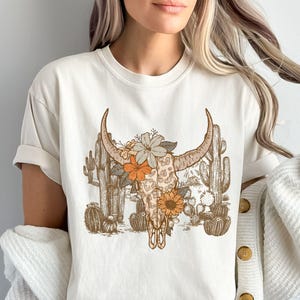 Floral Cow Skull Western Shirt T-shirt, Hoodie, Sweatshirt, Long Sleeve, Cactus Desert Cowgirl Gift Boho Vintage Country Top skuC52