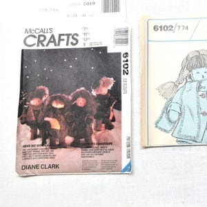 Christmas caroler stuffed dolls sewing pattern. Uncut McCall&#39;s #6102 from 1992 with 22 pieces