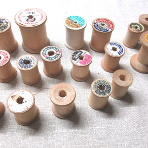Vintage empty wood thread spools: Lot of 17. Different makers, eras.