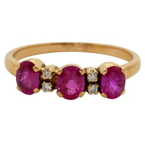 Vintage 3 Stone Ruby Diamond Gold Ring