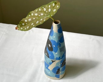 Blue Lantana Flower Vase | Nerikomi | colored porcelain | Slab built vase | Round vase | Home Decor