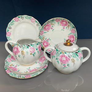 LFZ Lomonosov Imperial Porcelain floral Design, LFZ Lomonosov Imperial High-quality porcelain  Made in USSR the 70s, Pink-Green Hand-painted
