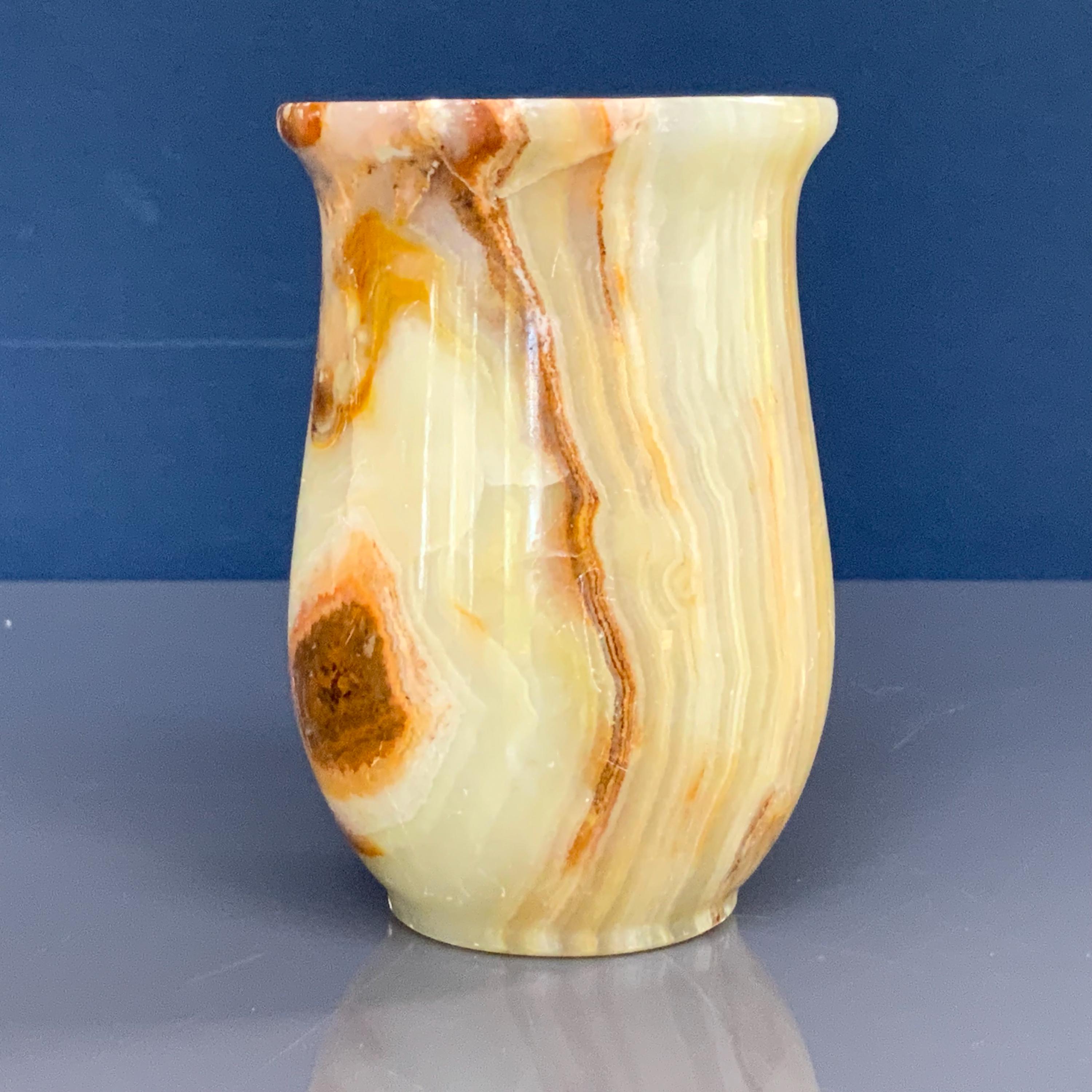 Vase amphore en onyx - Ressourcerie Histoires Sans Fin