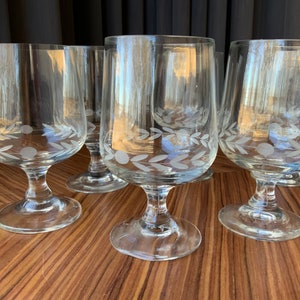 6 vintage wine, champagne glasses, with engraving, wine-liqueur glasses, tumblers, juice, water glasses, aperitif.