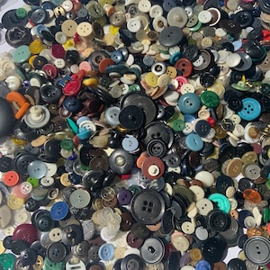 Assorted Button Lot / 1.724kg - 3.8lbs Bulk Buttons Mixed Colors and Sizes for Crafting and DIY,  Mixed Assortment Lot of Buttons for Sewing