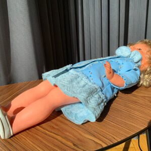 Grande poupée vintage allemande ex-RDA Poupée de l'URSS Poupée de collection Sleep Eyes des années 60-70 image 4