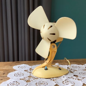 Loft style, Vintage 1960s  Desk Table Fan Ventilator Blower Plastic Blade, functional