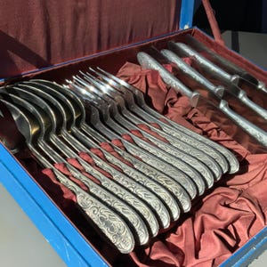 Unused 18x Vintage silverware Stainless steel-Melchior cutlery set 6x soup spoons, 6x knives and 6x forks, kitchen flatware set in box