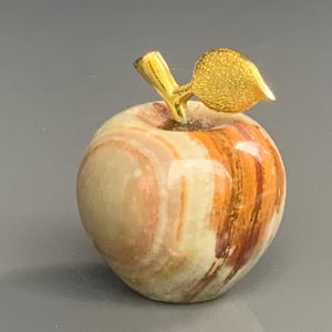 Onyx Stone Apple Figurine: Small Decorative Apple
