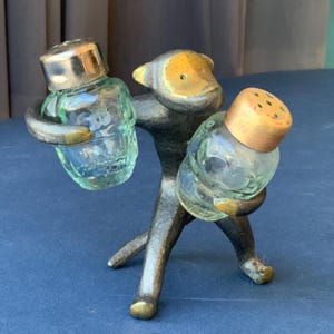 アンティークブロンズ製猿の彫刻 ウォルター・ボッセ作 猿の置物 真鍮製リングホルダー (# 44)