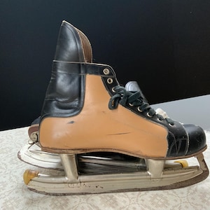 Leather Ice Skate Boots Vintage hockey skates men&#39;s Beige and black leather upper, leather two-tone boots Man cave decor. The Size 27.5 USSR