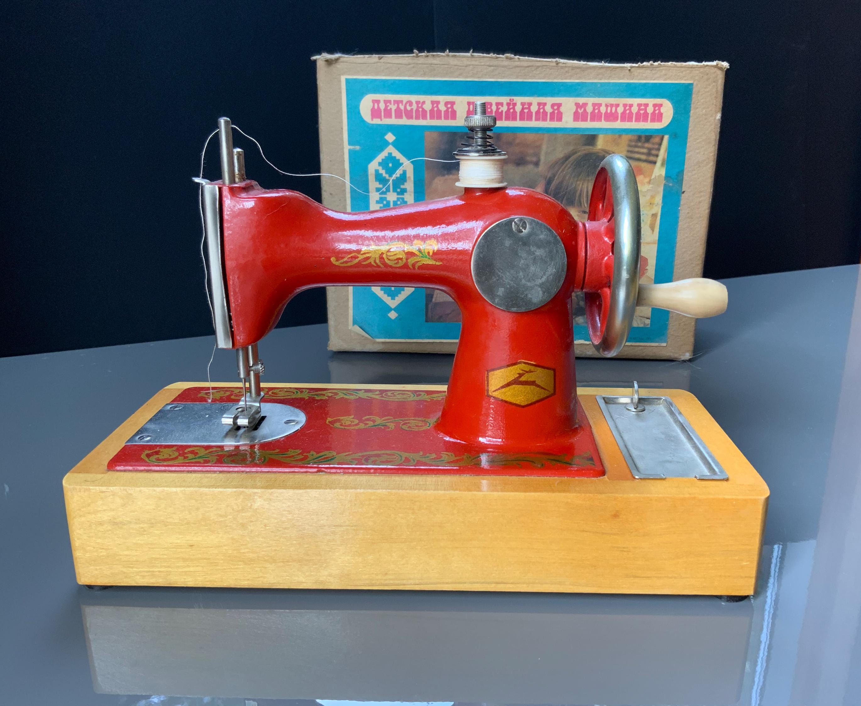 MACHINE à Coudre JOUET Mécanique XIXé