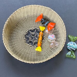 filigree metalwork Vintage Filigree Bowl Round Trinket Dish Tray, metal, from the 70s