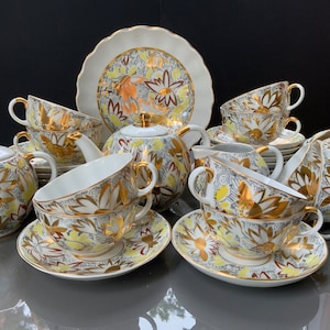 LFZ Lomonosov Imperial Porcelain Gold Chamomile - Daisy Design, Gold trimmed 22k  Made in the USSR in the 70s, Hand-painted, UNUSED