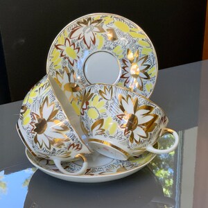 ONE Duo LFZ Lomonosov Imperial Porcelain Gold Chamomile Design Made in the USSR in the 70s, Hand-painted
