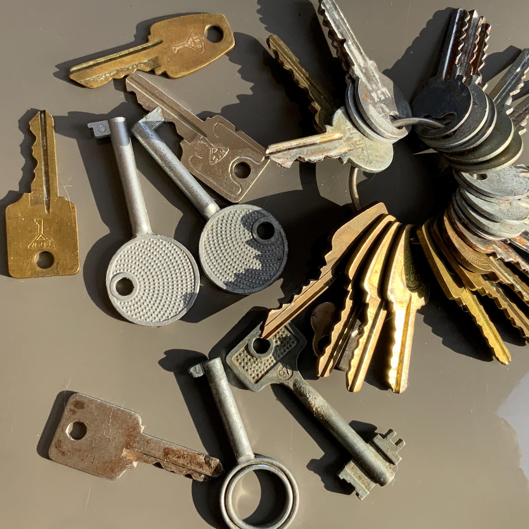 Old Rusty Metal Keys Large Skeleton Key Soviet Door Keys, Set of 31 - Etsy