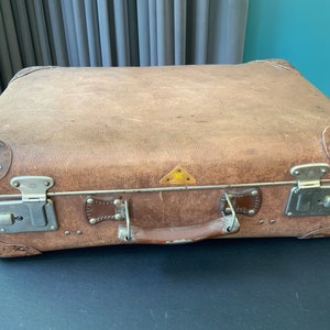 Hardcase case VEB Kindelbrück Vulkanfiber, Suitcase Echt Vulkanfiber Travel Case from Germany 1940s Suitcase shabby old brown trunk,
