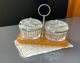 Vintage räfflade sockerskålar i glas med lock och stativ