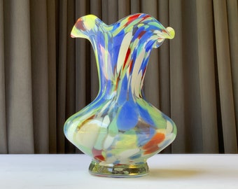 Vase en verre multicolore à volants cannelés vintage, 6,7 pouces de haut, vase en verre de couleur, décoration d'intérieur vintage, Lettonie, verre de l'URSS des années 1980