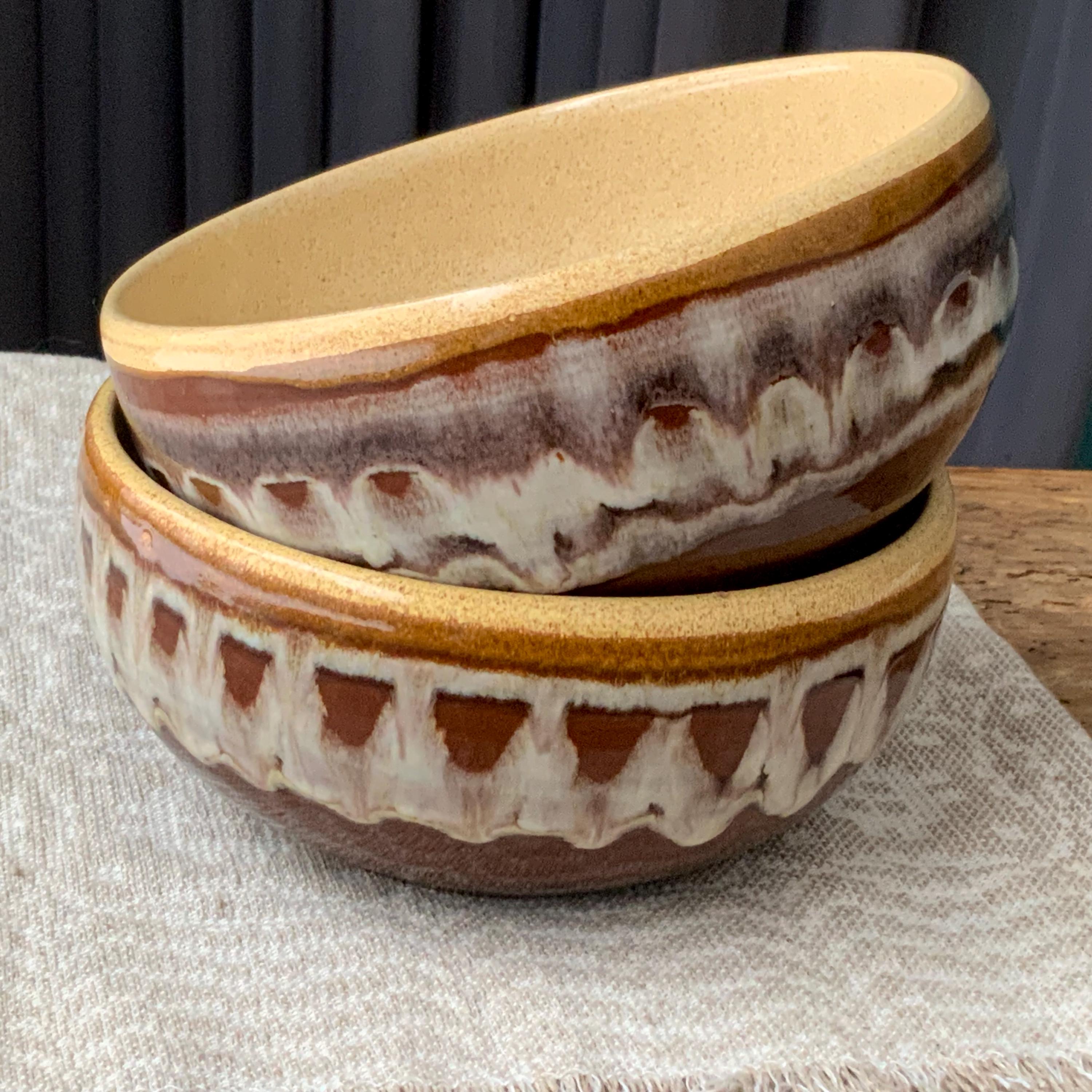 ヴィンテージ ラトビア産赤土ボウル：素朴な民芸陶器 - Etsy 日本