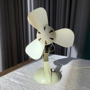 Loft style, Vintage 1960s  Desk Table Fan Ventilator Blower Plastic Blade, functional