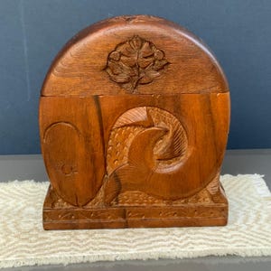 Scatola per sigarette vintage in legno intagliato a forma di delfino, portasigarette a forma di balena, con motivo a forma di pesce.