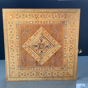 Handmade Inlaid wood box, Rectangular hand-carved Oriental ornament, decorated with Mother of Pearl, storage, jewelry, trinket box
