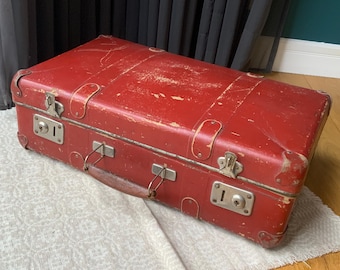 Vintage Red-brown Suitcase shabby suitcase old brown trunk, retro traveling bag
