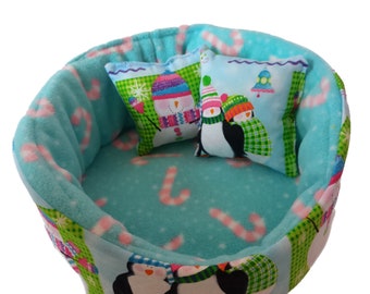 Handmade Guinea Pig Cuddle Cup Xmas Penquin Pattern Chinchilla Hedgehog Bed Snuggle Bed Nest For Small Pets