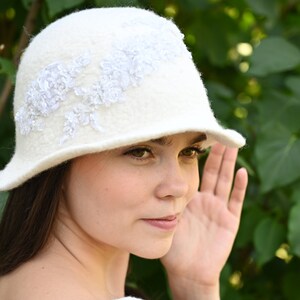 Women’s Felt Hat, White Ivory cloche wedding hat, Short Brim Ladies Wool Cloche hat, Winter flapper hat, Ladies winter hat, Miss Fisher hat