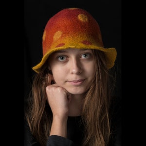 Red mushroom hat, Felt Saunahat, Festival costume hat, Witch hat Sauna hat, Cap Accessories Steam Room, Women Gift Items Sauna Hat