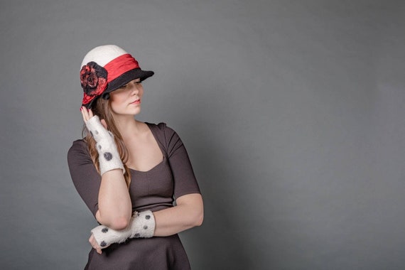 Felted Cloche Hat With Flower, Wool Hat for Women, Elegant  display picture 1