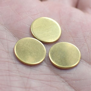 1 x 14 mm、真鍮ラウンドスタンピングディスク - ラウンド（穴なし）ファインディング