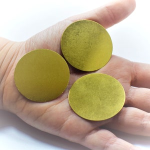 真鍮製スタンピングディスク - 丸型穴なし金具、0.5 x 32 mm