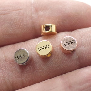 3 x 6 mm Solid Circle, perle incise al laser, perle con logo laser, perle con logo laser personalizzate, perle per il logo laser mini laser solido - foro 2 mm