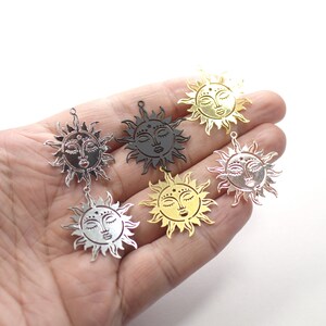 0.6 x 28 x 30 mm , Laser Cut  Sun Face  Charms,  Earring Findings - L23