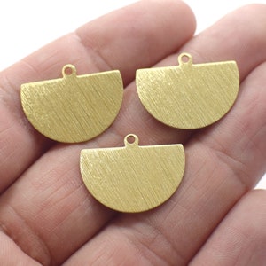 0.8 x 17 x 22 mm ,  Raw Brass Textured With Handles Semi Circle Charms  - 1 Hole