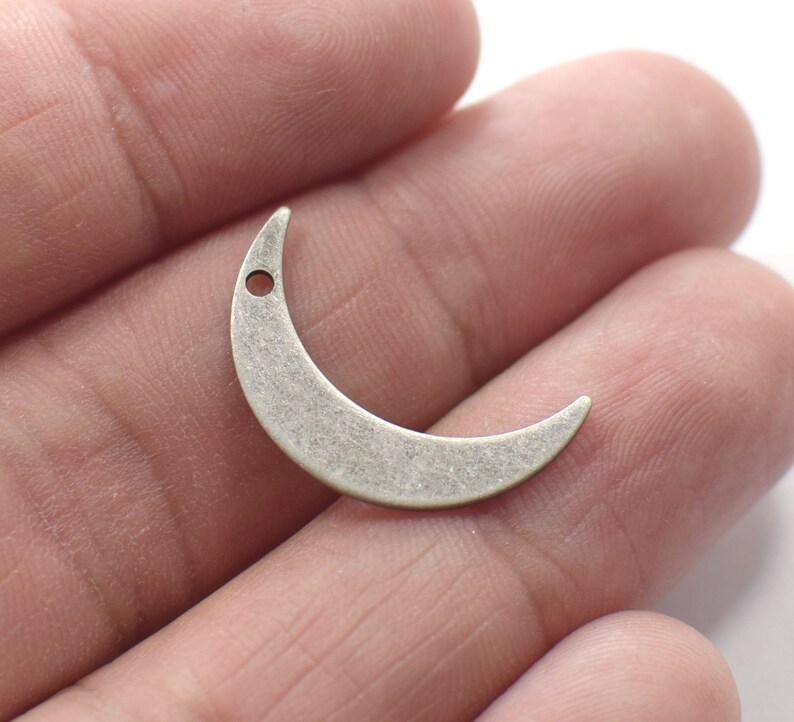 1 Hole Antique Silver Crescent Shape Charms 0.8 x 5 x 22 mm