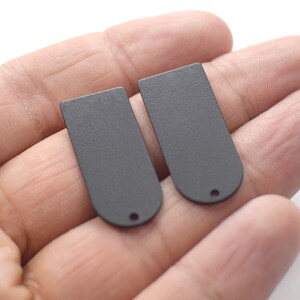 0.8 x 13 x 30 mm, Black Color D Shape Charms - 1 Hole