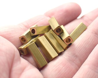 5 x 5 x 15 mm Surowe mosiężne kwadratowe elementy rurowe - otwór 3,2 mm okrągły