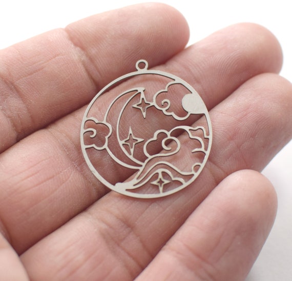 0.6 X 27 X 30 Mm , Laser Cut Stainless Steel Round Crescent