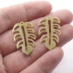0.8 x 20 x 30 mm , Raw Brass Textured Leaf Shape Charms  - 1 Hole Findings