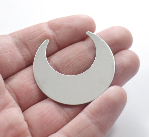 0.7 x 39 x 42 mm Stainless Steel Crescent Stamping Blanks Charms 1 Hole