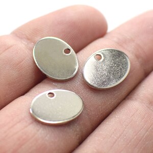 0,5 x 10 x 14 mm, Silverfärgade ovala berlocker - 1 hål