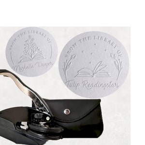 Book Embosser individuelles Design mit Blumen wachsen aus Büchern. Personalisiertes Prägesiegel aus der Bibliothek des Geschenkbuches gehört zum Stempel