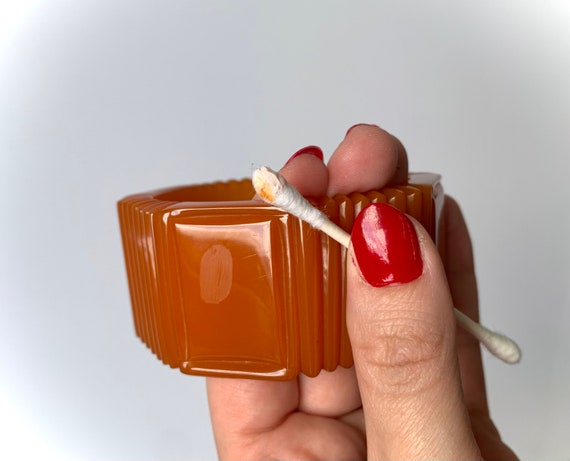 40s Orange Bakelite Carved Bracelet - image 4